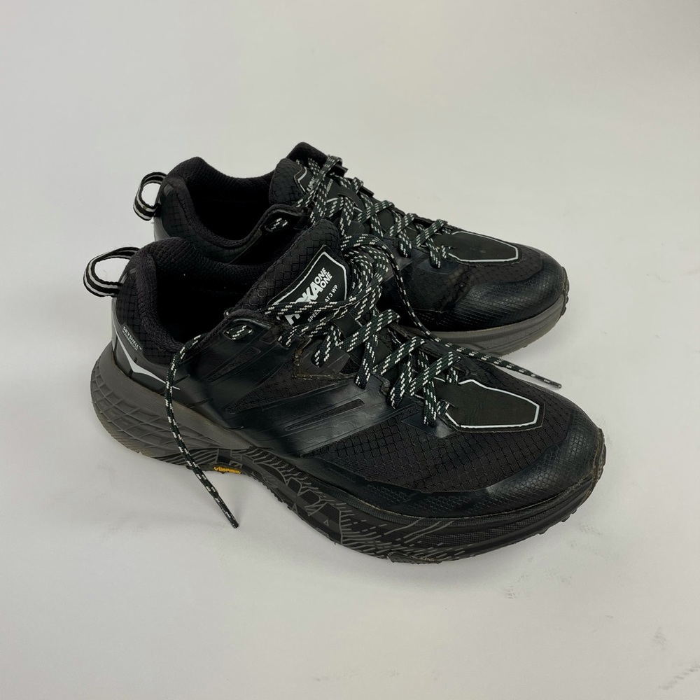 Hola One One Black Running Sneaker